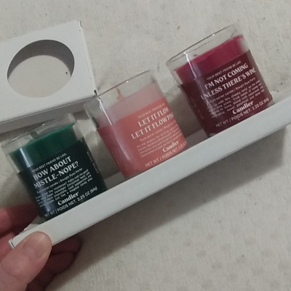 NIB Candier set of 3 holiday candles - Picture 3 of 6